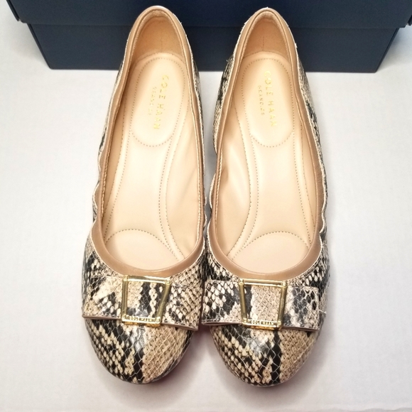 Cole Haan Shoes - Cole Haan Bow Ballet Flat in Snake print Size 7B